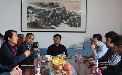 市委領導陪同客人蒞臨我公司考察